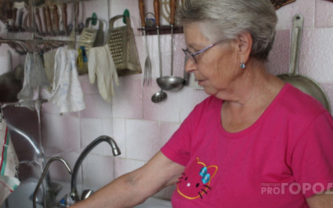 "Когда закончится отопительный сезон?": Ухтинка потеряла сознание из-за жары в квартире