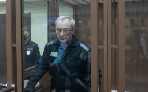 Экс-главу Коми Вячеслава Гайзера этапировали в колонию