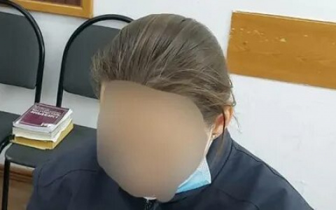 В Коми женщина избила девочку, за это она заплатит больше 50 тысяч рублей