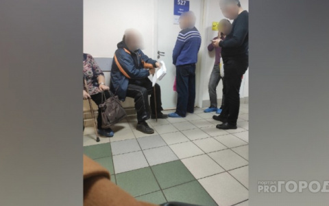 В Коми потерявшаяся женщина пришла в больницу с одним черным пакетом. Своих родственников она не помнит