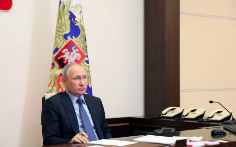 "Нашей огромности боятся все, будем выбивать зубы": Президент России подчеркнул свою позицию