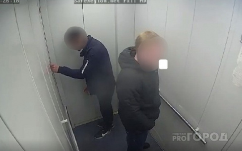 Маленькая дочь рассказала ухтинке, что "два дяди целовались в лифте и предлагали ей конфеты"