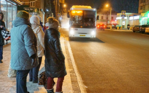 Водитель автобуса оставил ухтинскую школьницу ночью в незнакомом городе