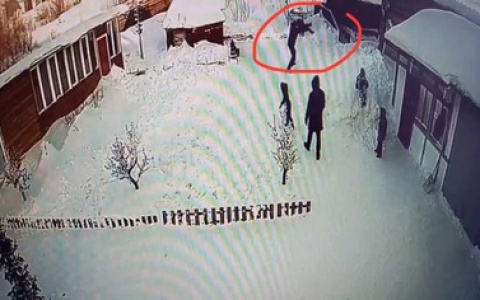 В Коми взрослый мужчина избил пятилетнего мальчика. Теперь «злой дядя» приходит к нему по ночам