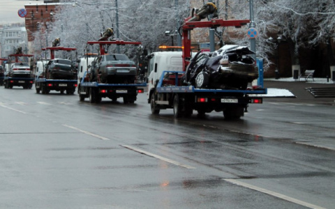 Госдума рассматривает законопроект по возмещению вреда владельцам эвакуированных машин