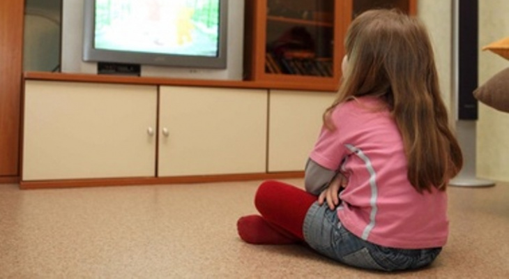 В Коми 4-летняя девочка впала в кому после того, как пыталась защитить маму В Коми 4-летняя девочка впала в кому после того, как пыталась защитить маму