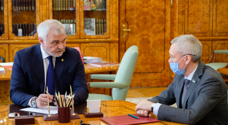 Спикер Госсовета предложил Владимиру Уйба внести поправки в Конституцию РК Спикер Госсовета предложил Владимиру Уйба внести поправки в Конституцию РК