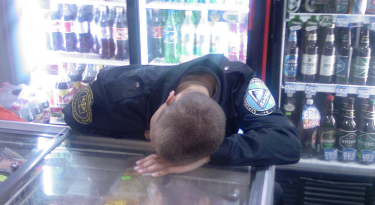 В Ухте ленивый выпивающий сторож получил свое наказание В Ухте ленивый выпивающий сторож получил свое наказание