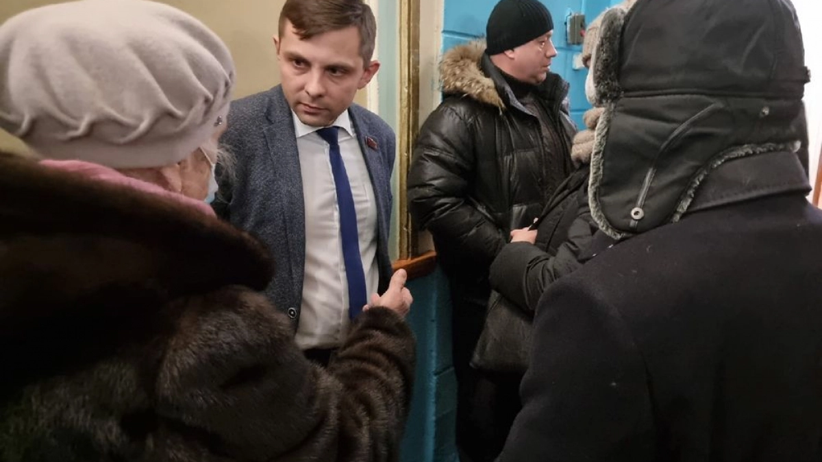Олег Михайлов обсудил с ухтинцами введение обязательных QR-кодов