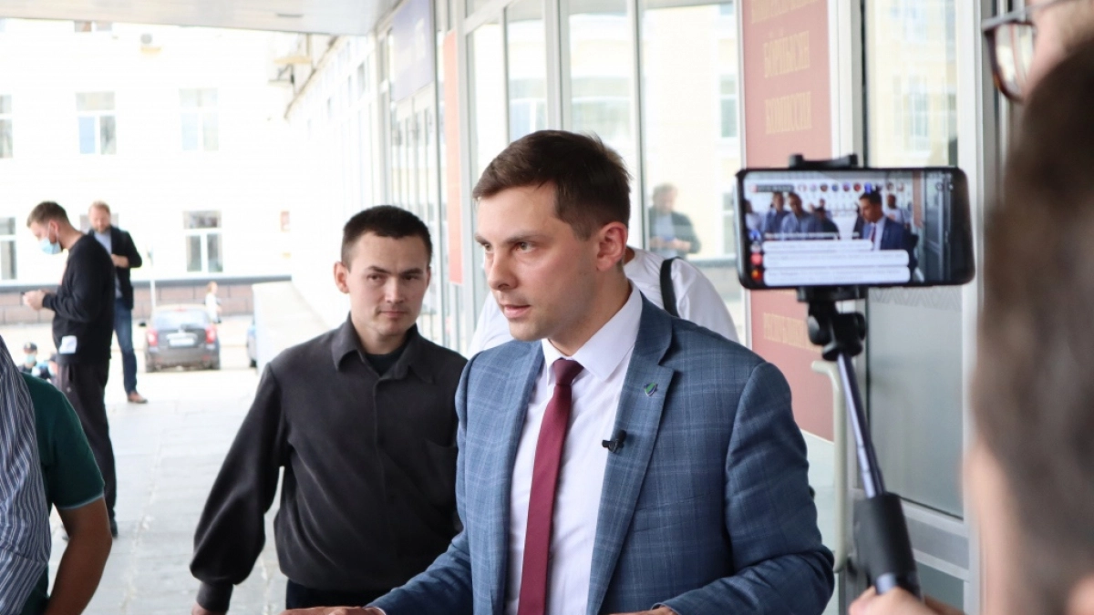 Полицейские вручили депутату Госдумы от Коми Олегу Михайлову предостережение