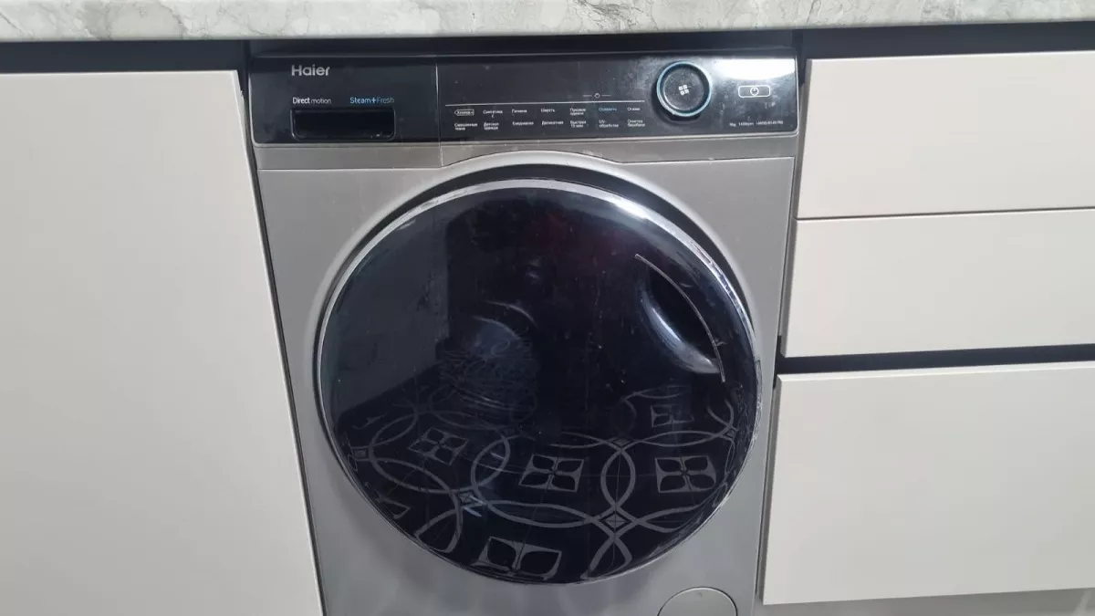 Всего один пакетик в барабан – и даже серые вещи становятся белоснежными: отстирываю полотенца и одежду