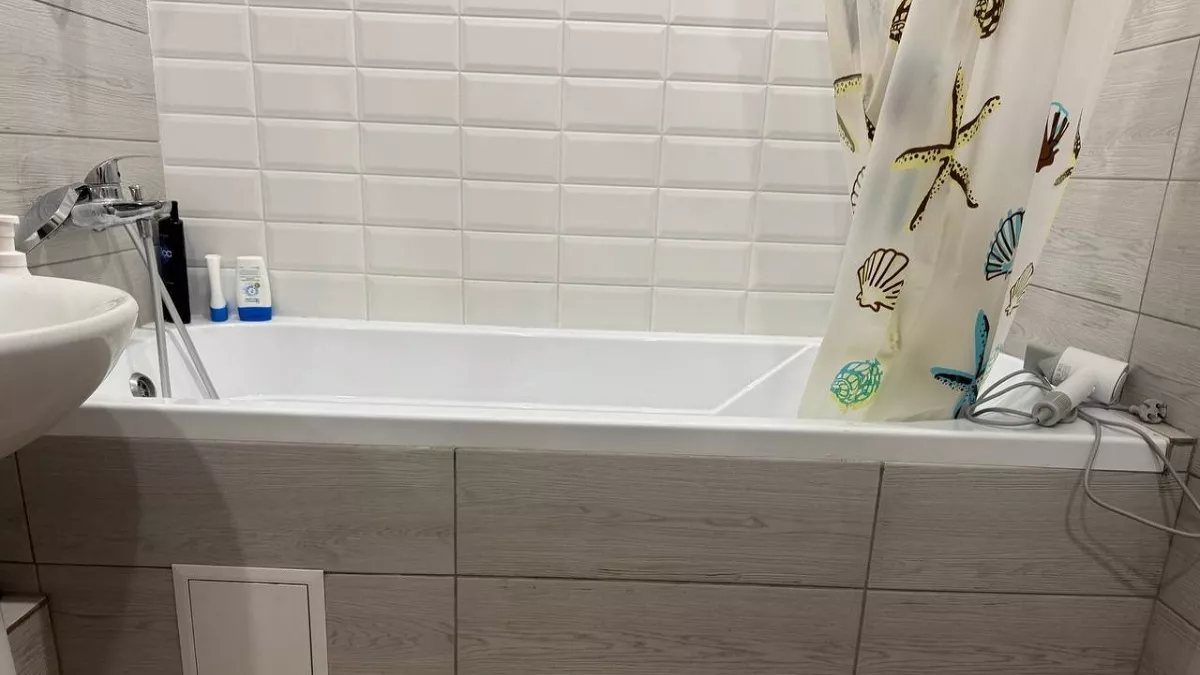 Плитка в ванной больше не в моде: вот 5 материалов, которые советуют строители в 2026 году