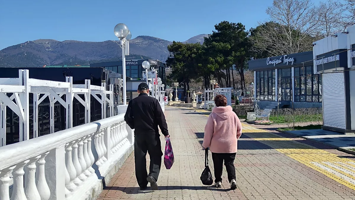 Не Сочи и не Крым: 4 города России, где на пенсию можно жить по-царски, а не «доживать»