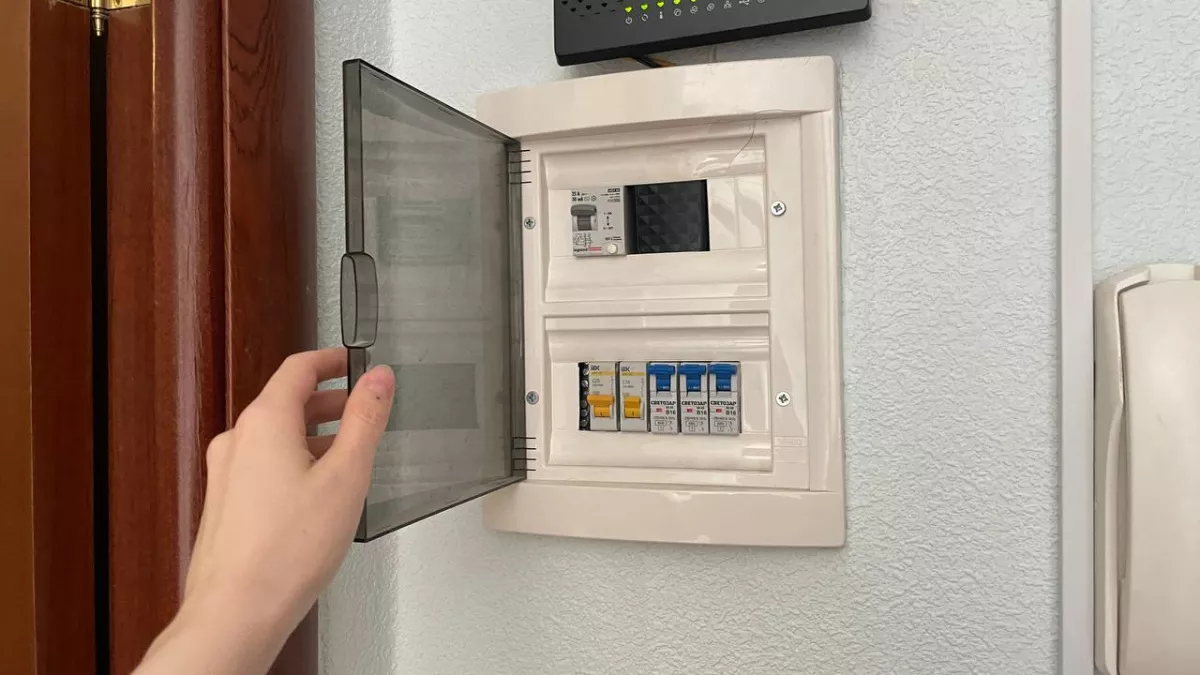 Вы платите не за лампочки — вот что "жрет" энергию на самом деле — как можно сэкономить