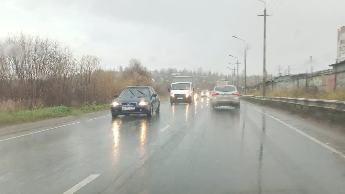 Облил грязью из лужи: что грозит водителю и как привлечь его к ответу