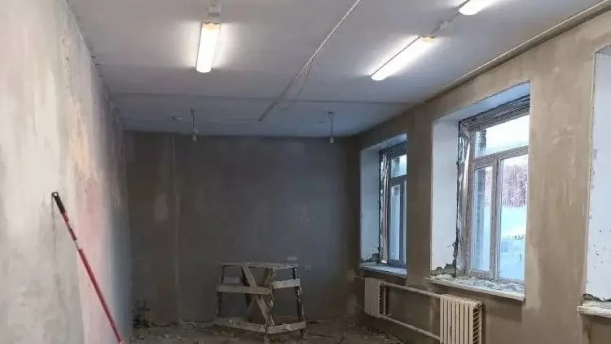 Школа №21 в Ухте обновляется: строители заменили окна и коммуникации