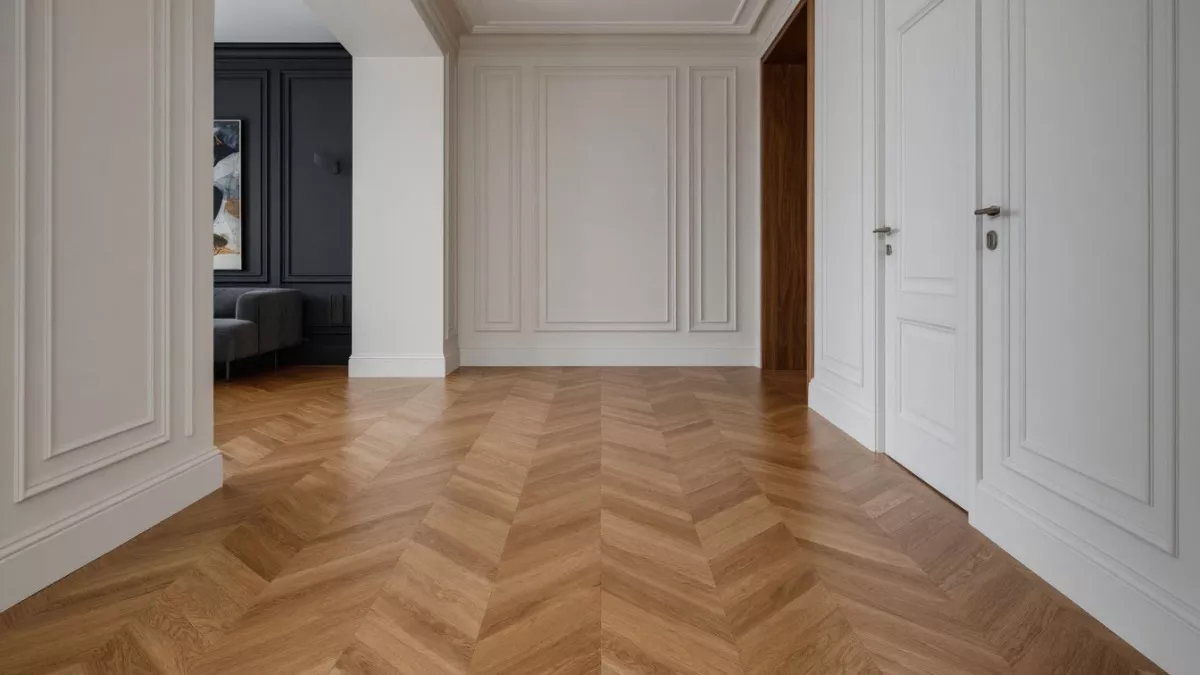 Ламинат больше не в моде — есть вариант получше: недорогой «неубиваемый» пол — круче паркета и линолеума