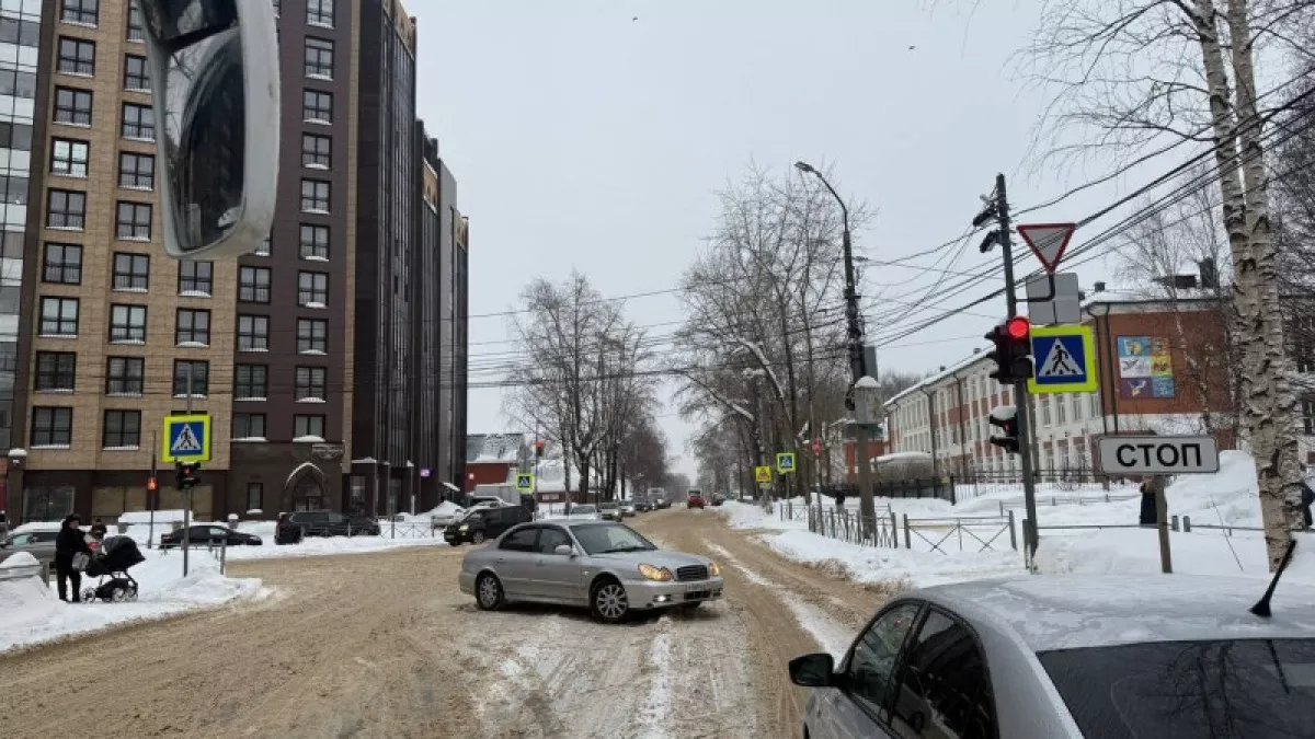 В Коми школьник попал под машину на глазах у родителей