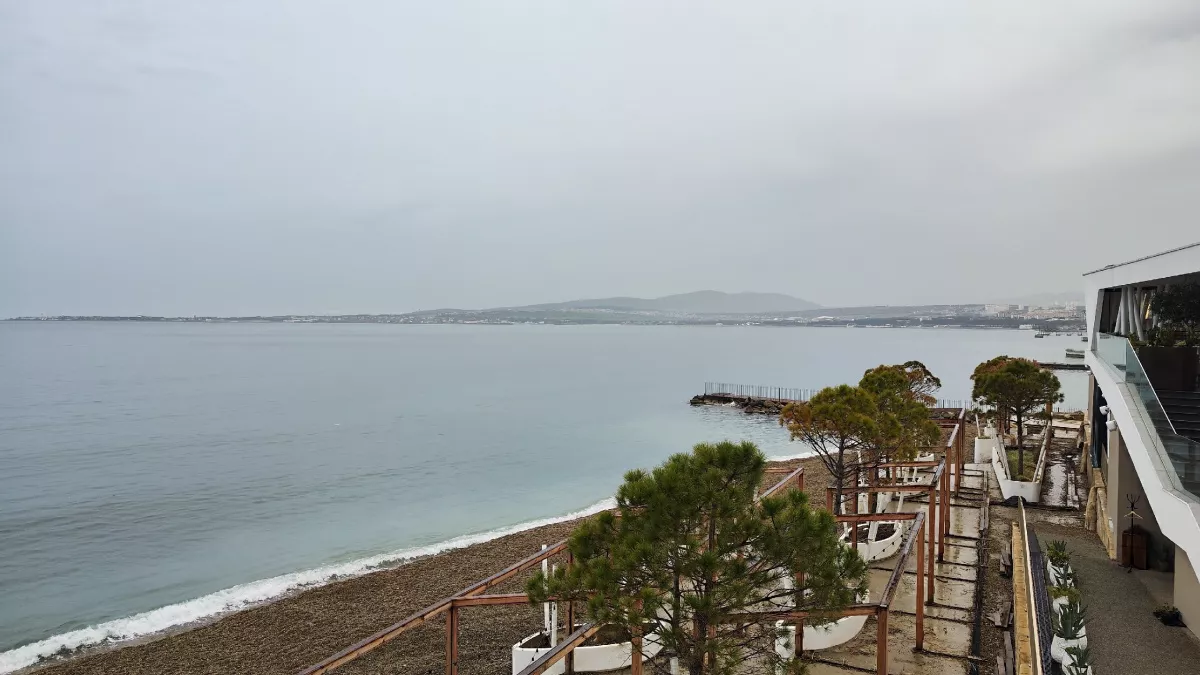 Мутное море и антисанитария повсюду: турист поделился честным отзывом о популярном курорте