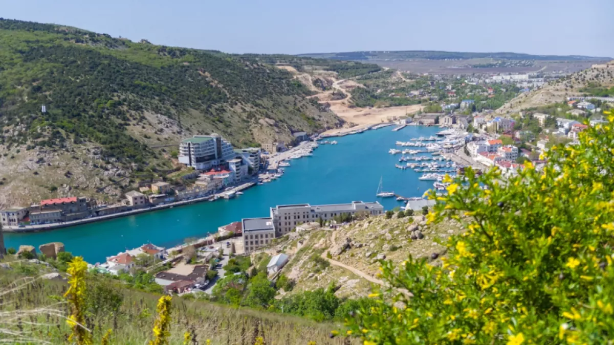 Этот курорт не зря в народе называют русской Италией: кристально чистые пляжи и лазурное море за копейки