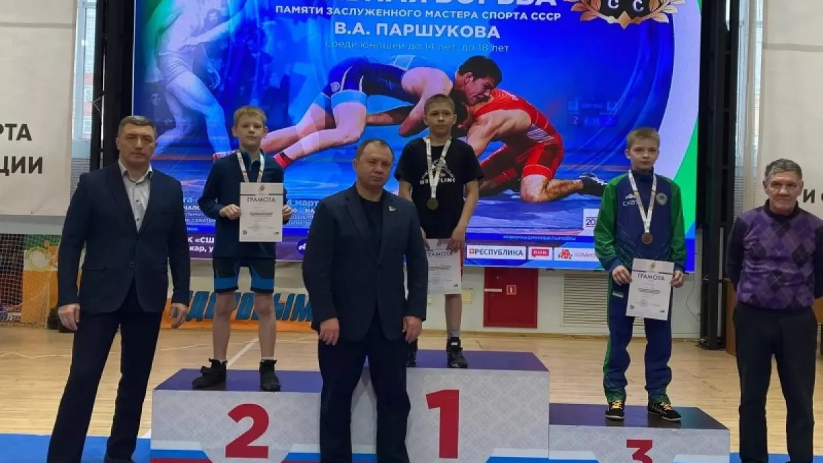 В Коми определили победителей региональных соревнований по вольной борьбе памяти Владимира Паршукова