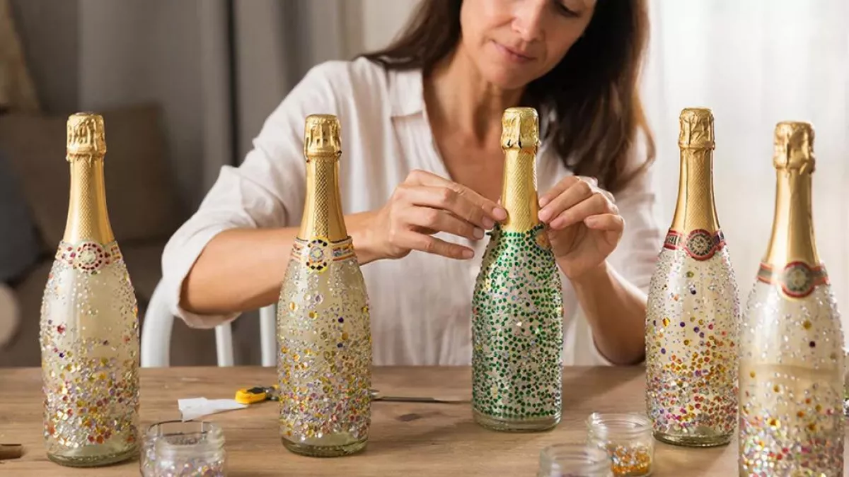 Стеклянные утылки не выкидываю - превращаю в стильный декор: 3 эффектных решения для современного интерьера