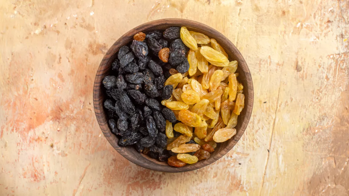 Как отмыть изюм от воска, масла и грязи за 5 минут - простой метод без лишних усилий