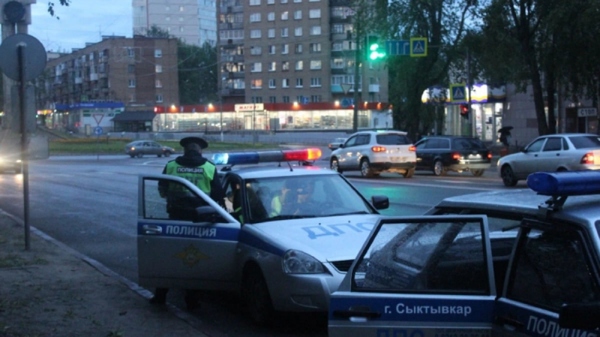 Инспектор ГАИ говорит: «Что на лобовом стекле, видеорегистратор - штраф»: как вести себя в такой ситуации