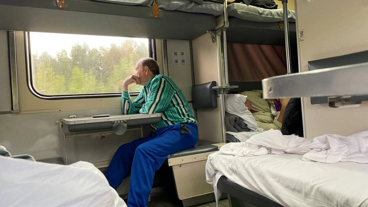 Теперь плацкарт затмит купе: почему пассажиры ликуют, а проводники негодуют