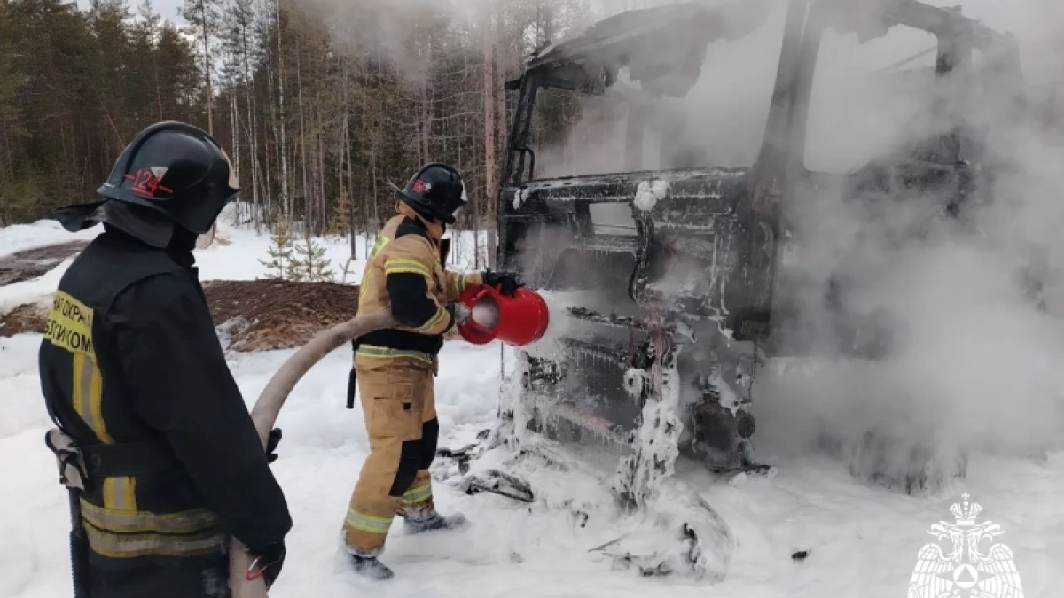 На трассе Сыктывкар — Ухта ликвидировано возгорание грузового автомобиля