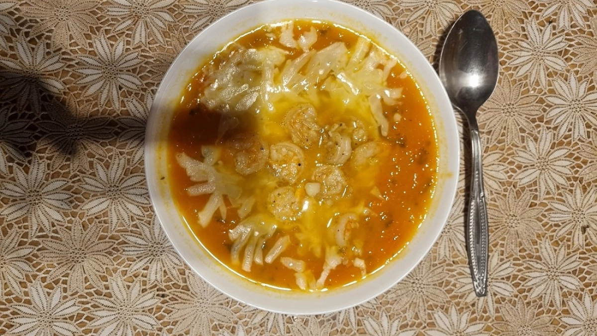 Надоели старые супы? Приготовьте этот — с куриными желудочками и творожным сыром: настоящий хит