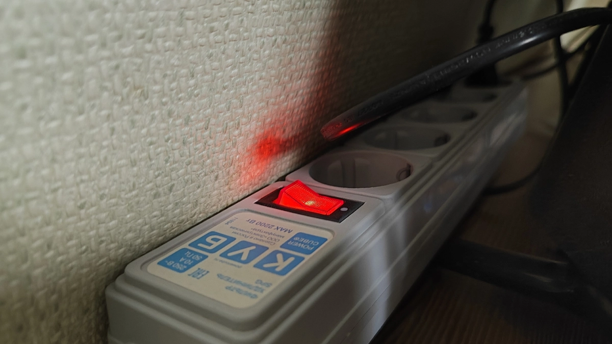 «Съедают» четверть электричества в доме — эти два устройства надо выключать из розетки