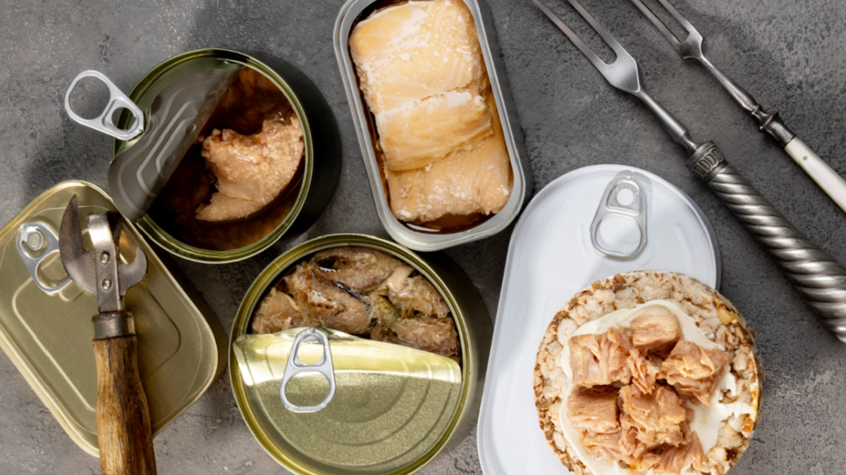 Никогда больше не выливаю масло от шпрот: показываю, что я с ним делаю — кто попробовал, делает теперь так же