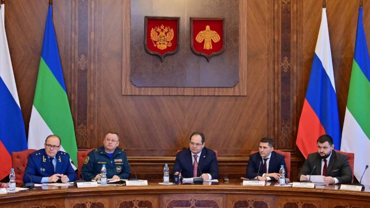 Власти Коми ставят задачу тушить лесные пожары в первые сутки