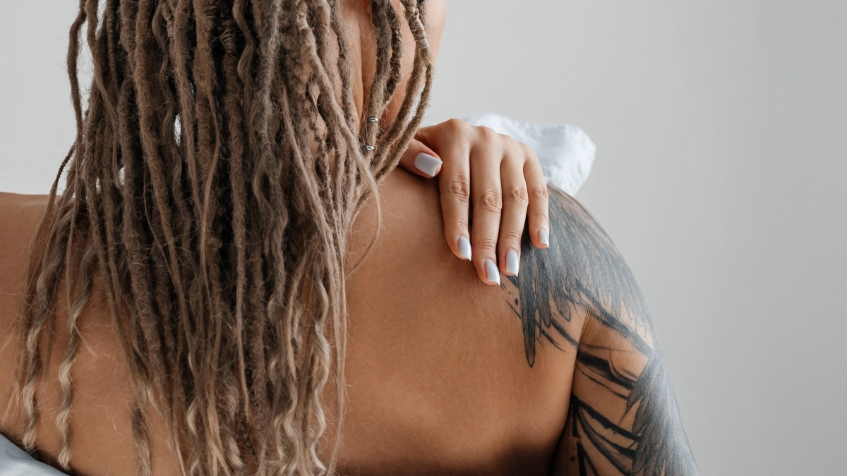 Корпоративные стандарты ограничивают наем татуированных сотрудников в 11% компаний Коми