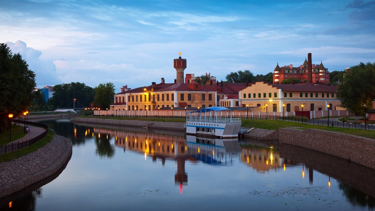 Город, основанный в 1861 году: текстильная столица и калейдоскоп шёлковых фабрик — что посмотреть