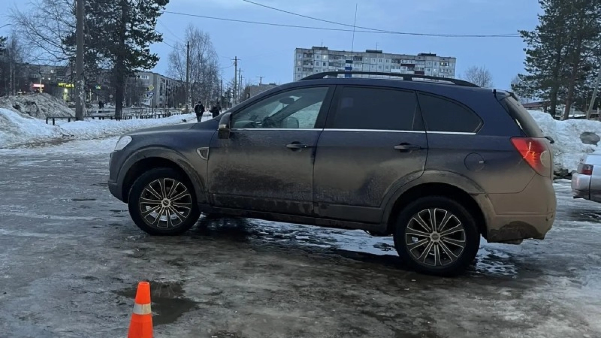 В Коми водитель иномарки сбил пенсионерку при движении задним ходом