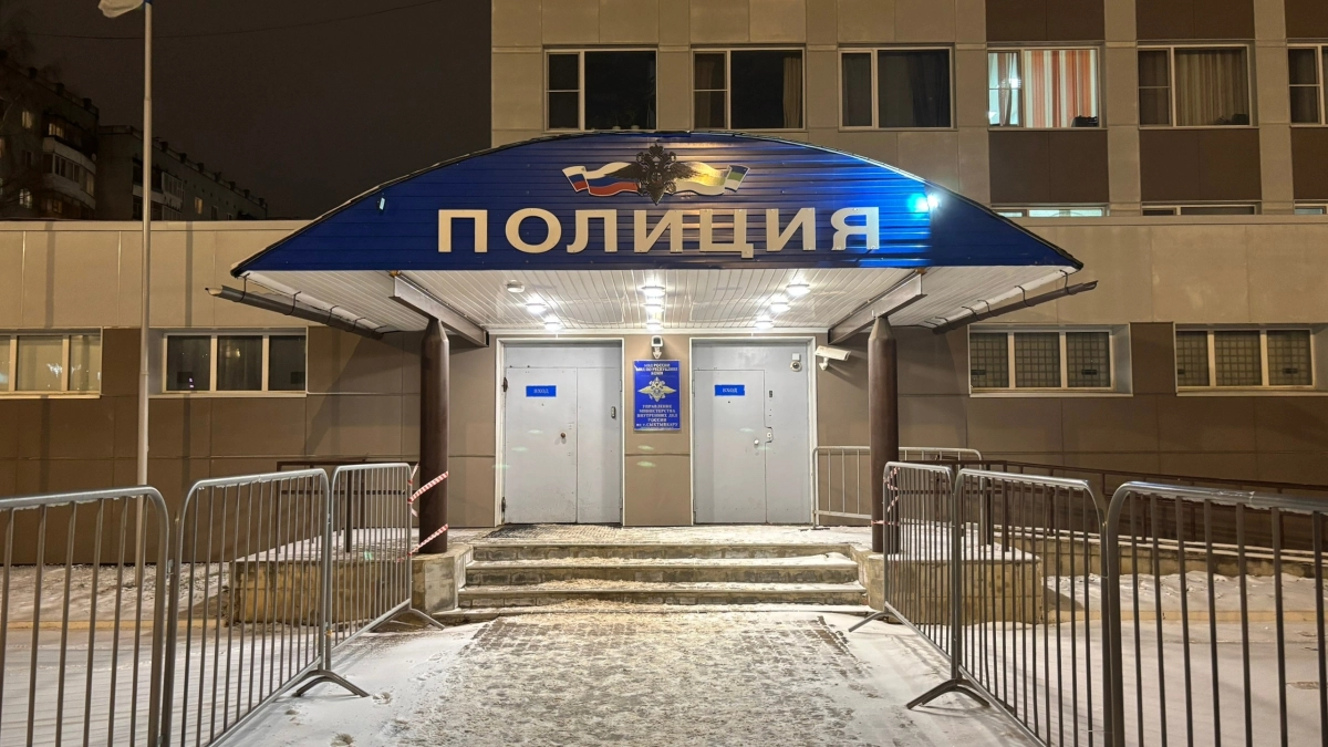 В Ухте неизвестный воткнул арматуру в голову прохожего