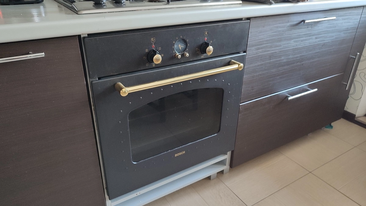 Как отмыть духовку от жира: 7 рабочих способов для любой кухни