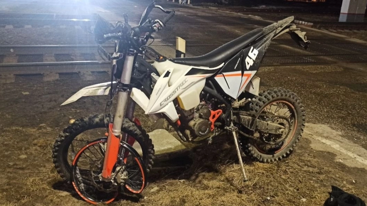 В столице Коми юный байкер попал в ДТП на железнодорожном переезде