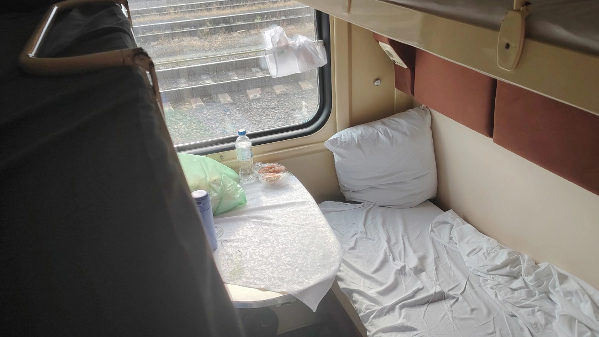 «Захожу в купе, а там компания играет в лото, забравшись на наши с дочкой полки с ногами»