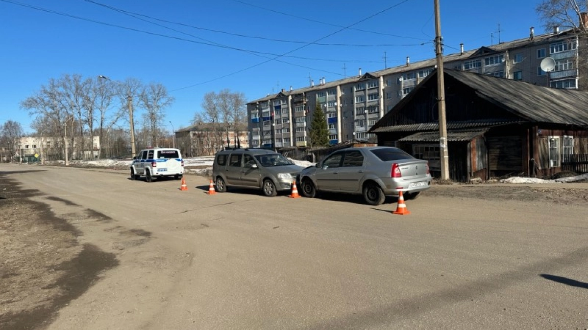 В Коми "Лада" вылетела на встречную полосу и протаранила "Рено"