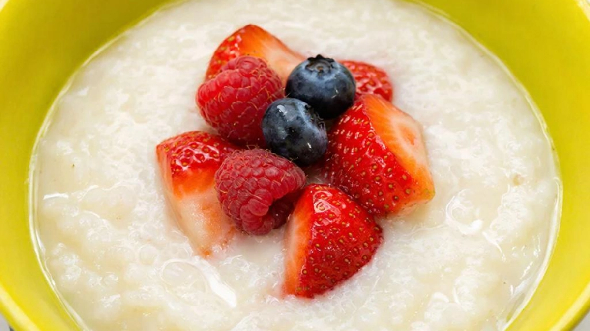 Завтрак чемпионов: полезная манная каша за 10 минут — нежная, ароматная и воздушная