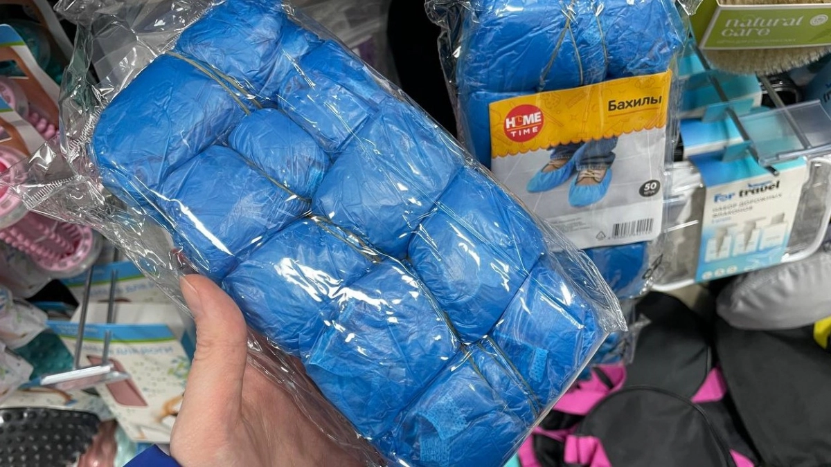 Умные хозяйки скупают бахилы пачками и бед не знают: вот зачем это нужно, польза невероятная — 5 лайфхаков