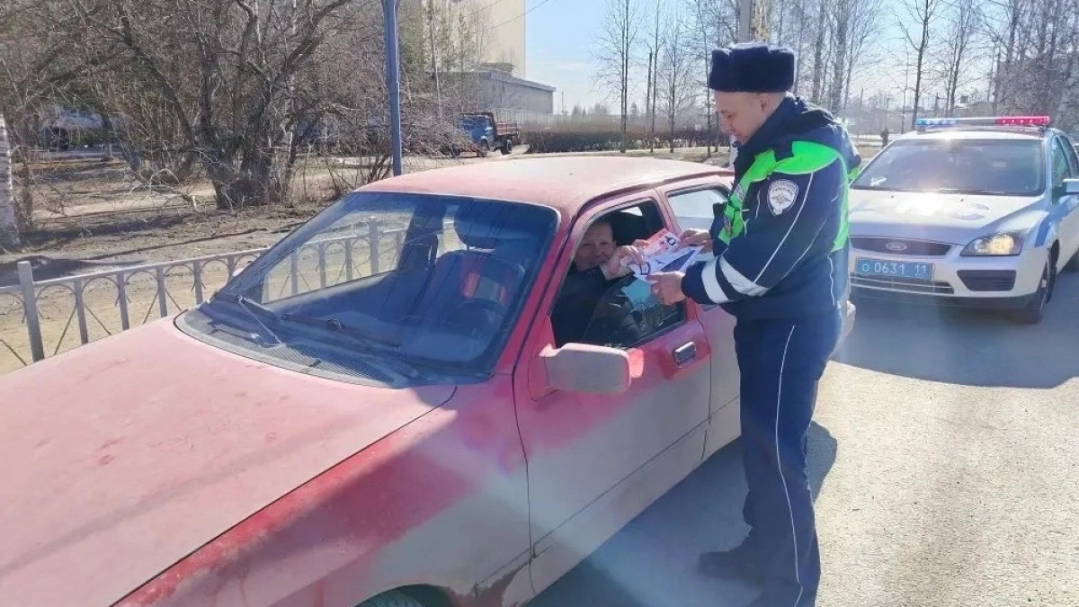 Госавтоинспекторы Ухты напомнили водителям правила проезда перекрестков