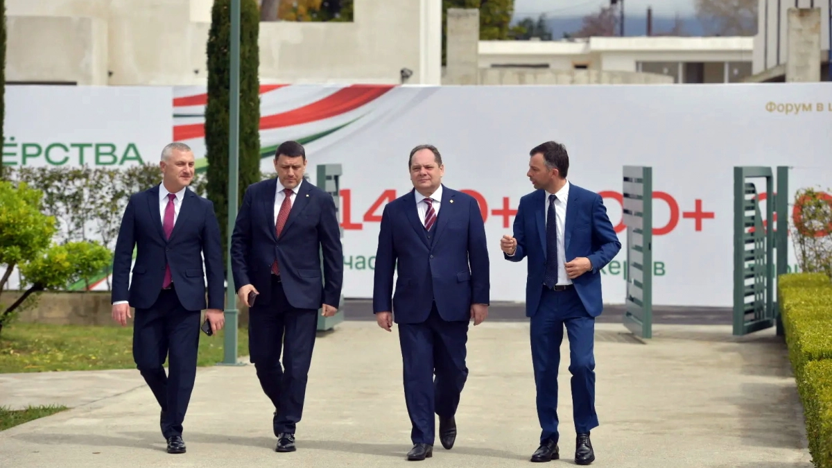 Республика Коми и Абхазия подписали меморандум о расширении экспорта лесопродукции и развитии совместных туристических программ