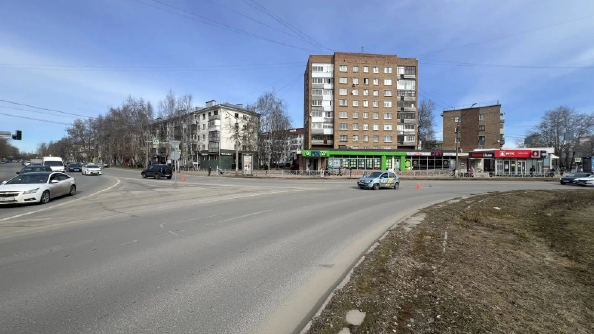 Пьяный водитель "Нивы" столкнулся с учебным автомобилем в Коми