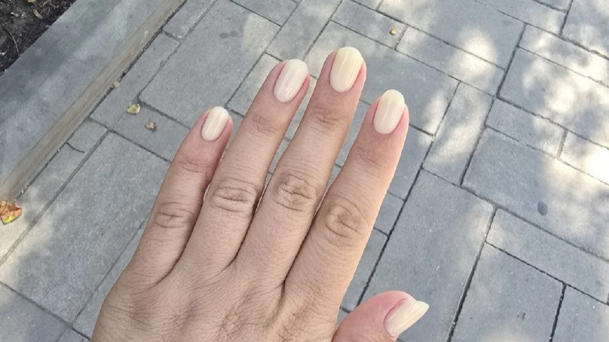 Красить ногти больше не стильно: чем россиянки сейчас заменяют классический маникюр в 2026 году