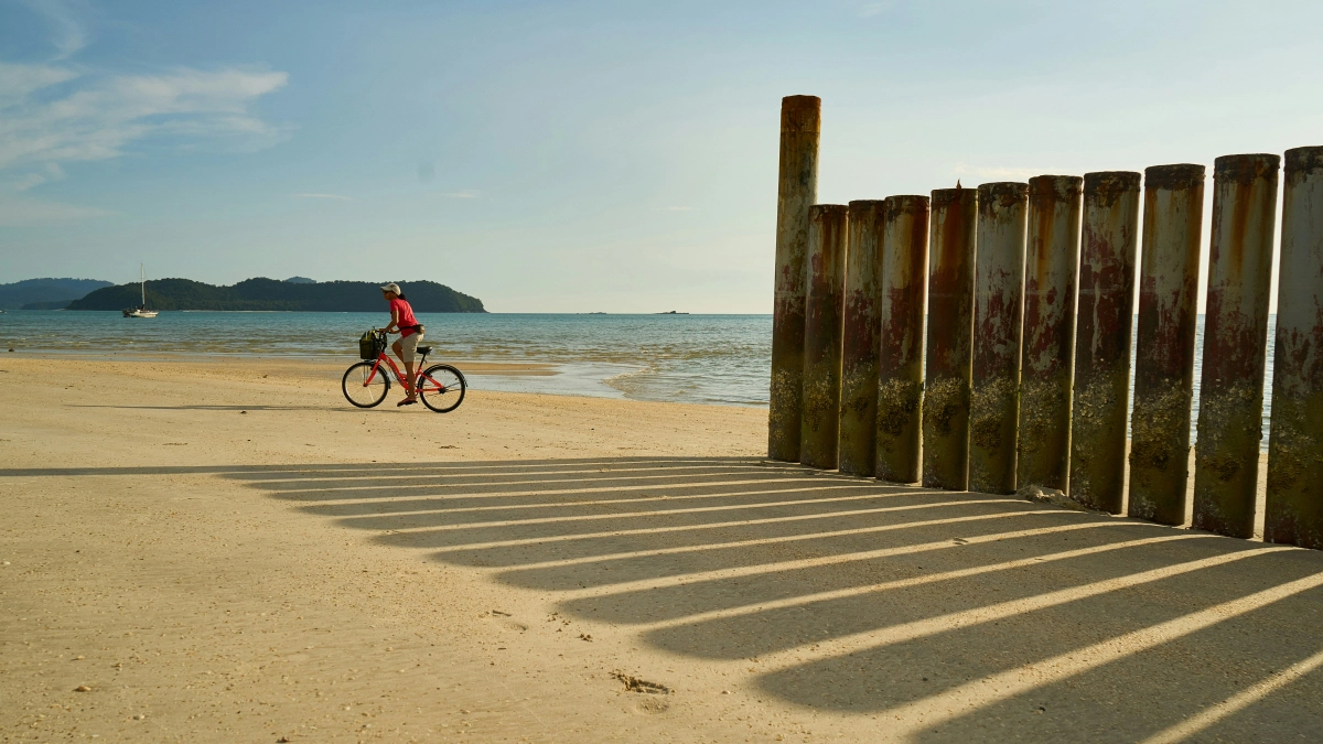 Пляжи как в раю, а цены как в Таиланде: итальянский курорт, о котором все забыли