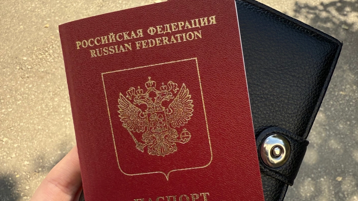 МВД по Коми призвало жителей оформить загранпаспорта для детей до начала отпусков